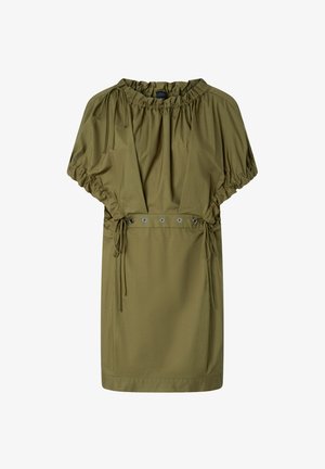 Maslinasto zeleni haljina s kratkim puf rukavima, podešivim bočnim trakama, V-izrezom i dugmadima na struku. Glatka tekstura tkanine.