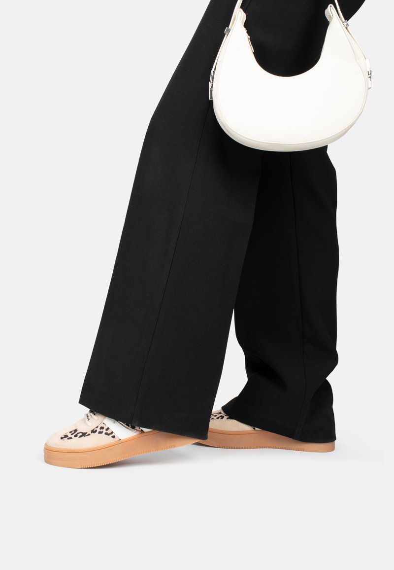 Posh by Poelman SNEAKERS - Zapatillas - beige with combination