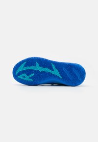 Puma MB.03 LO TEAM - Zapatillas de baloncesto - hyperlink blue/bright aqua/electric peppermint