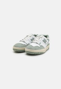 New Balance Tossud - white