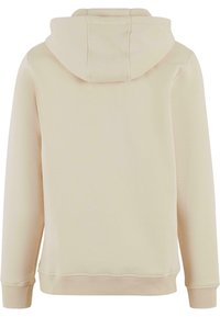 Felpa beige realizzata in tessuto morbido, con cappuccio regolabile tramite cordoncino, polsini e orlo a coste, dal design semplice e senza loghi o pattern visibili.