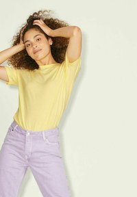 JJXX JXANNA EVERY TEE - Camiseta básica - elfin yellow