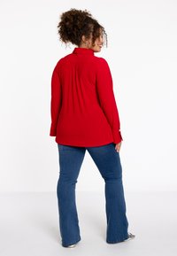YOEK À VOLANTS - Hemdbluse - red