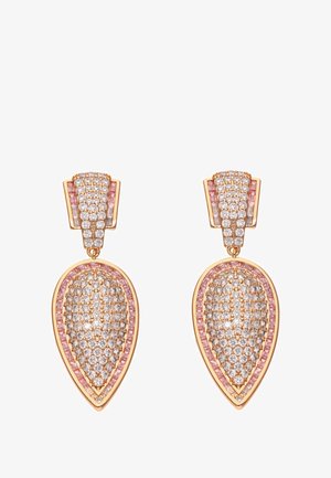 Orecchini color oro a forma di goccia, arricchiti con cristalli trasparenti e rosa, e un design testurizzato sulla superficie.