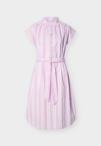 Φόρεμα απαλού ροζ χρώματος με κάθετες κόκκινες ρίγες, κοντά μανίκια, κουμπιά μπροστά, μικρό γιακά και ζώνη στη μέση.