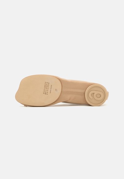MM6 Maison Margiela BALLET SHOE - Bailarinas con hebilla - cuban sand
