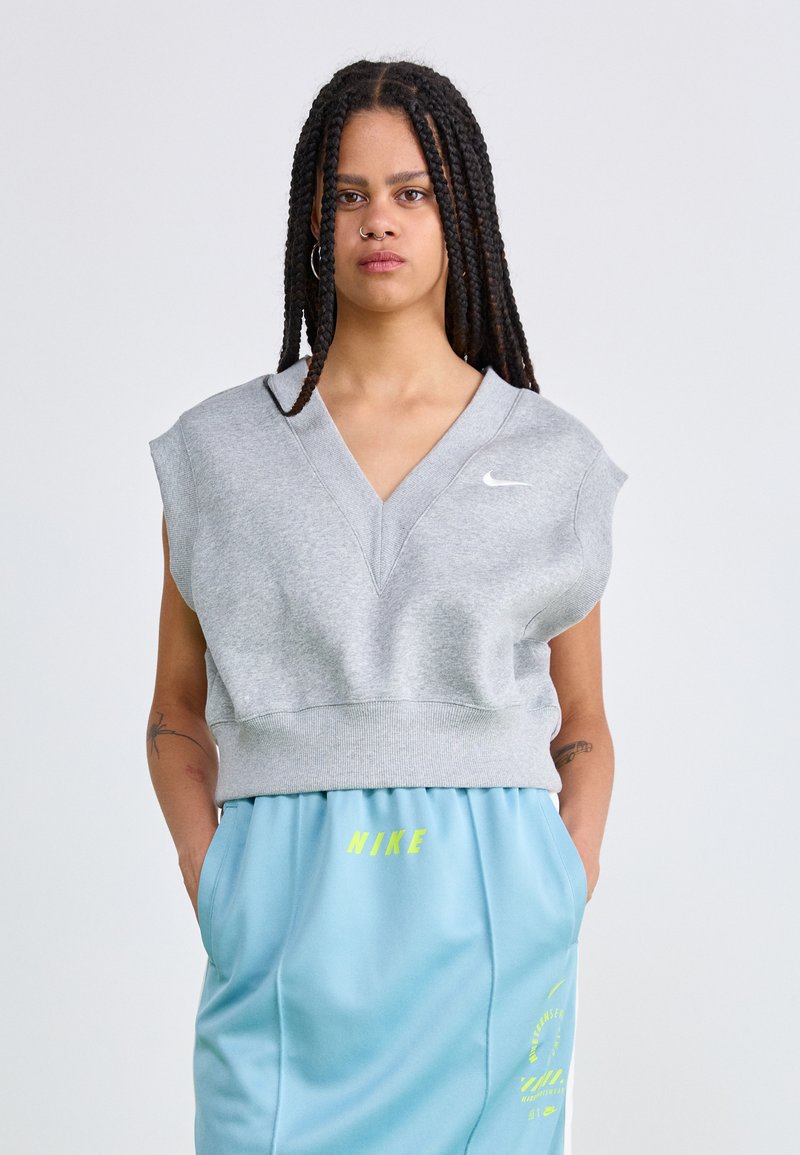 Nike Sportswear V NECK - Pamata T-krekls - grey heather/sail