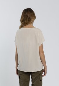RAGNO CHEMISE - T-shirt basic - biege