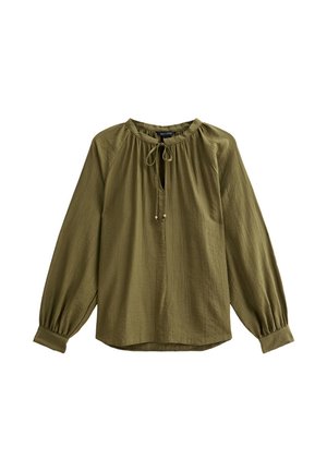 Blusa de manga larga en verde oliva con cuello redondo, detalle de lazo y mangas fruncidas. Confeccionada en tela texturizada, presenta un corte relajado.