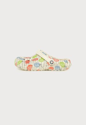 Crocs, CLASSIC STRING LIGHTS UNISEX - Сандали - summit white