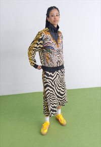 adidas Originals ADIDAS FARM RIO FIREBIRD TRACK - Treningsjakke - crystal sand