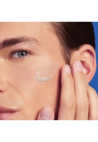 Biotherm HOMME  SCRUB - Exfoliator