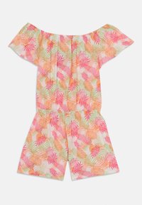 Combinaison à épaules dénudées en tissu léger, ornée d'un motif de feuilles colorées dans des tons de rose, orange et vert, avec une taille élastique et des manches courtes.
