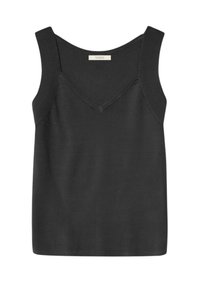 Top negro sin mangas con escote en V, hecho de una tela suave. Presenta bordes acanalados y un diseño ajustado con un sutil detalle de costura diagonal.
