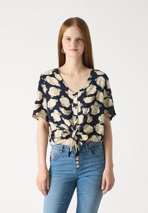 Pieces PCNYA SS TIE BF - Blúzka - sky captain