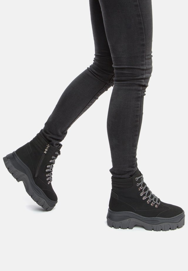 Sneakers hoog - black