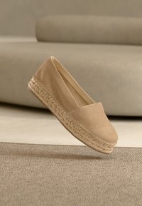 Δεν επιλέχθηκε, beige