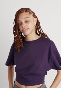 Alpha Industries T-shirt med print - plum