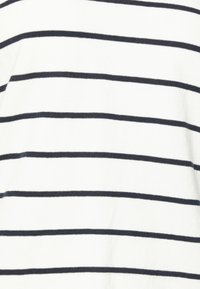 Vero Moda Petite Trui - white