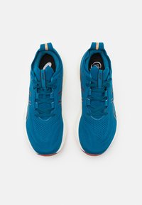 ASICS GEL-NIMBUS 26 - Tenisice za cestovno trčanje - rich navy/faded orange