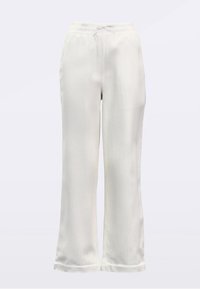 Pantalon blanc, léger, à jambes larges avec une ceinture élastique et un cordon de serrage. Texture lisse avec une coupe décontractée et confortable.