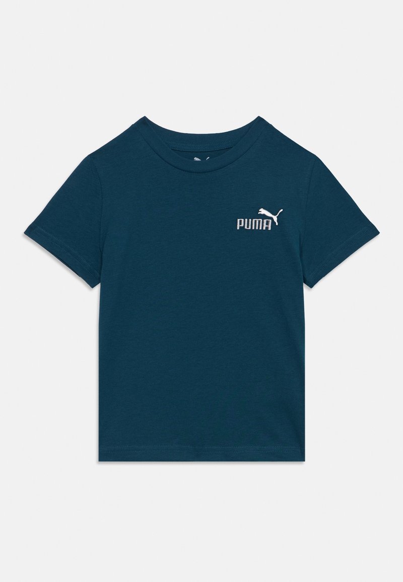Κοντομάνικο μπλε ναυτικό t-shirt Puma με στρογγυλή λαιμόκοψη και μικρό λευκό λογότυπο Puma στο αριστερό στήθος.