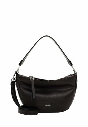 Sac à épaule en cuir noir avec une forme courbée, équipé d'une courte poignée, d'une bandoulière ajustable, d'une fermeture éclair et d'accents en métal argenté.