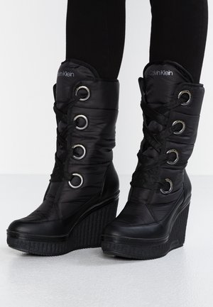 Laarzen met hoge hak - black