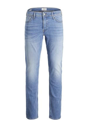 Jean en denim bleu clair avec une coupe droite, cinq poches et une fermeture classique à bouton et fermeture éclair. La texture délavée ajoute un aspect usé.