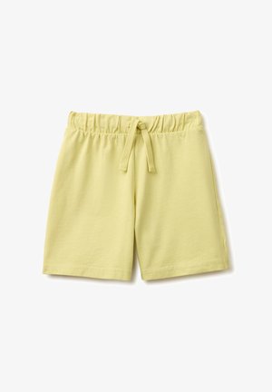 Hellgelbe elastische Shorts mit gebundenem Stoffkordelzug, flacher Vorderseite und glatter Baumwollstruktur auf weißem Hintergrund.