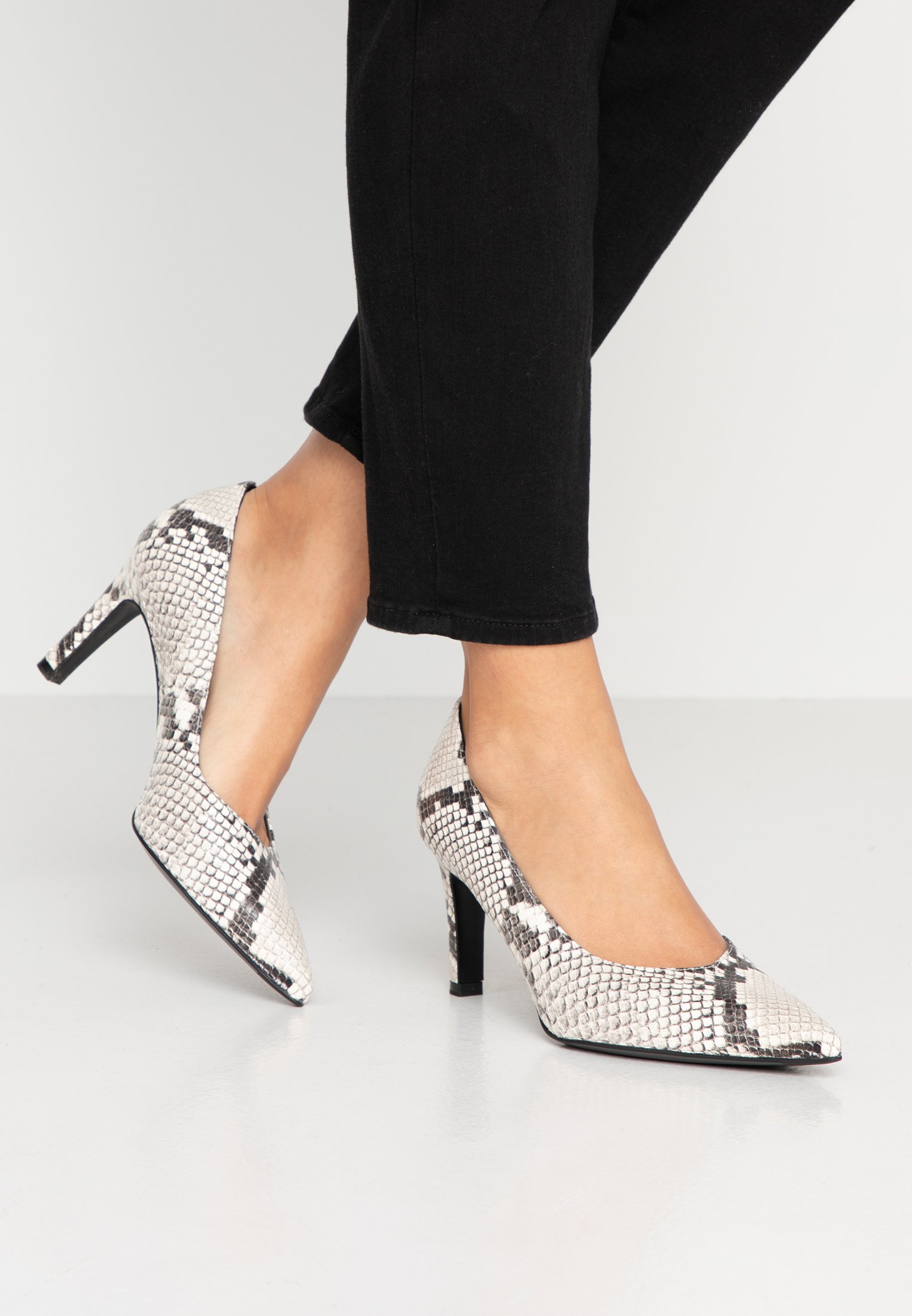 Peter Kaiser Wide Fit WIDE FIT TELSE - Klassiske pumps - biscotti/inguana Peter Kaiser Wide Fit WIDE FIT TELSE - Klassiske pumps - biscotti/inguana