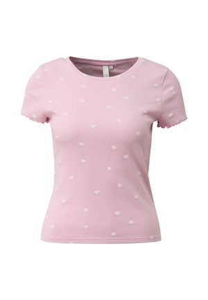 Top corto rosa a maniche corte in tessuto a coste con piccoli motivi a cuoricini bianchi e bordi smerlati sulle maniche.