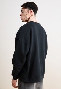 Nike Sportswear CLUB CREW - Športni pulover - black