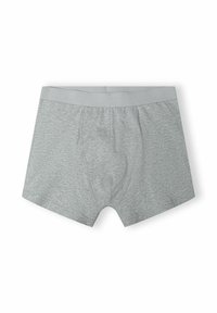 Grå boxerbriefs i mjukt tyg, med en stretchmidja med "RESPECT" präglat, och en standardpassform med en formad ficka.