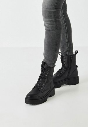 Tamaris Platform ankle boots - black