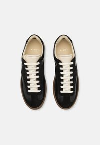 Nubikk RAY OWEN - Tenisice - black