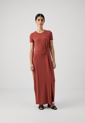 VMAVA LULU ANCLE DRESS PETITE - Maxikleid - marsala