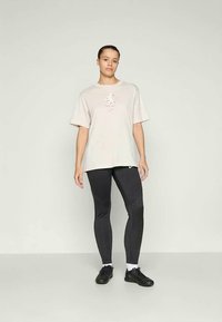 Nike Performance CHELSEA FC LION TEE - Klub merchandise - phantom