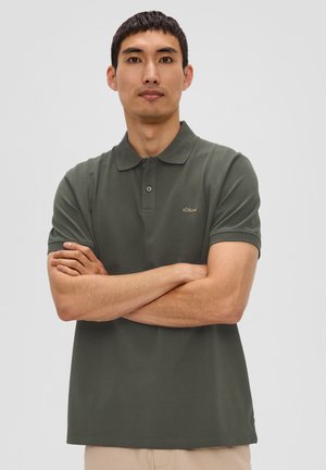 s.Oliver MIT LOGO-STICKEREI - Poloshirt - olivgrün