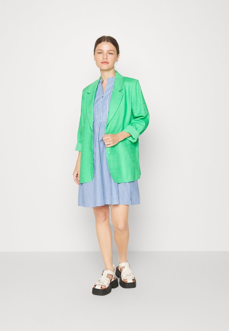 Damen Freizeitkleider | ONLY Petite ONLANNA DRESS ABOVE KNEE Blusenkleid cloud dancer/medium denim blue/weiß - YZ43950 Damen Freizeitkleider | ONLY Petite ONLANNA DRESS ABOVE KNEE Blusenkleid cloud dancer/medium denim blue/weiß - YZ43950