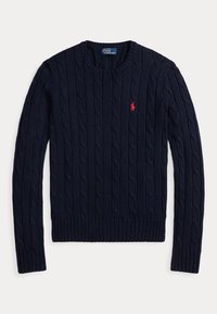 Pull bleu marine en maille torsadée avec manches longues, poignets et ourlet côtelés, avec un petit logo Polo rouge brodé sur la poitrine.