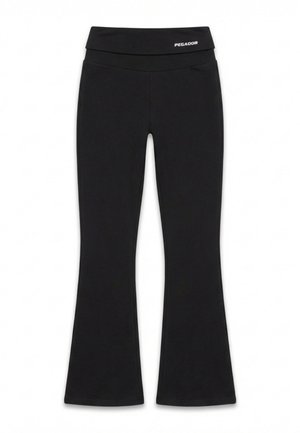 Pantalones acampanados negros con una cinturilla ancha con el logo "PEGADORR" en blanco en el lado delantero derecho.