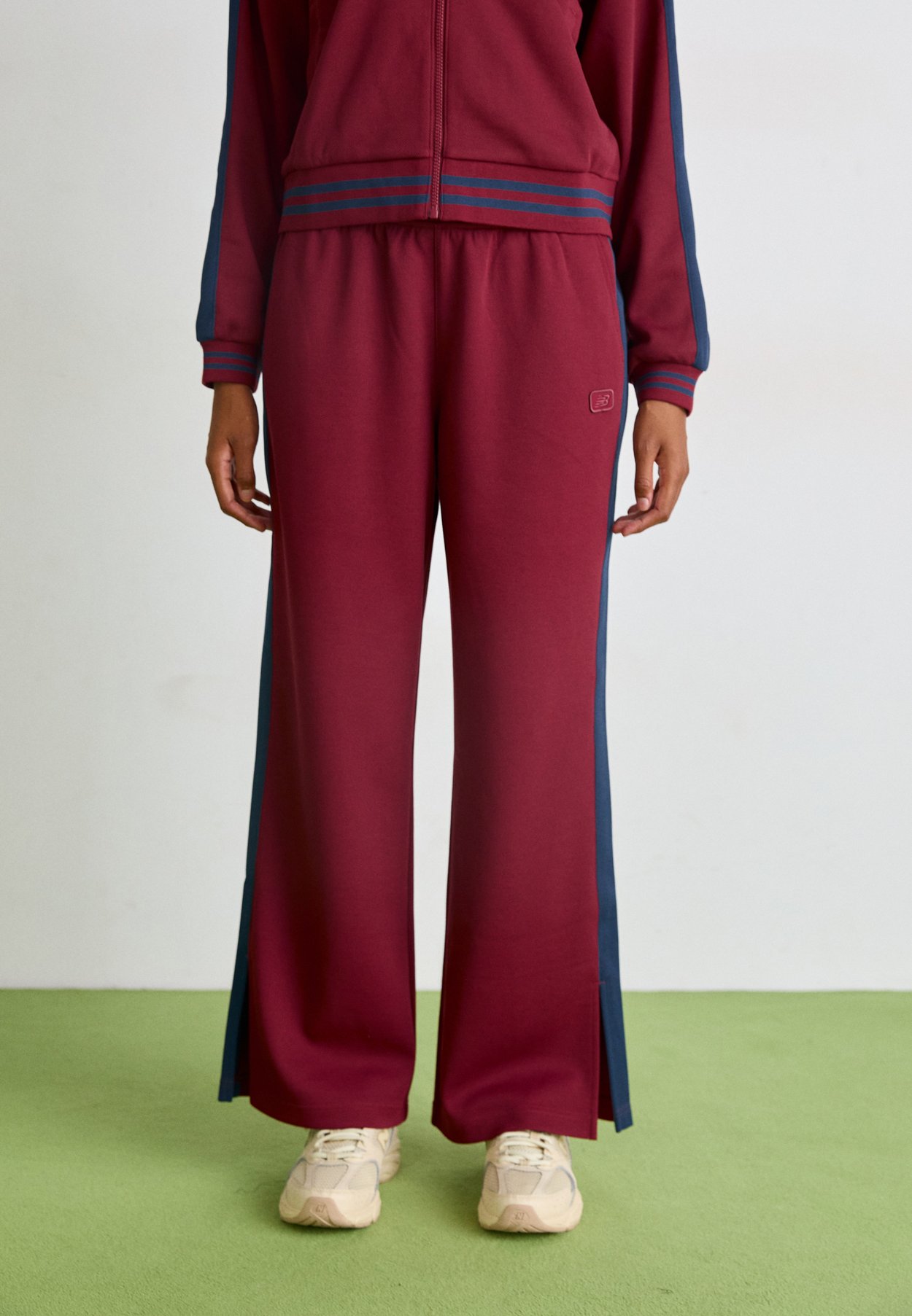 POST SEASON TRACK PANT