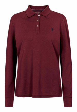 Polo din bordeaux cu mânecă lungă, cu guler, patru nasturi și logo accentuat deasupra pieptului stâng. Textură moale din bumbac.