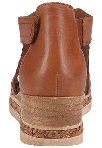 Remonte Kiilakorkosandaali - dark brown