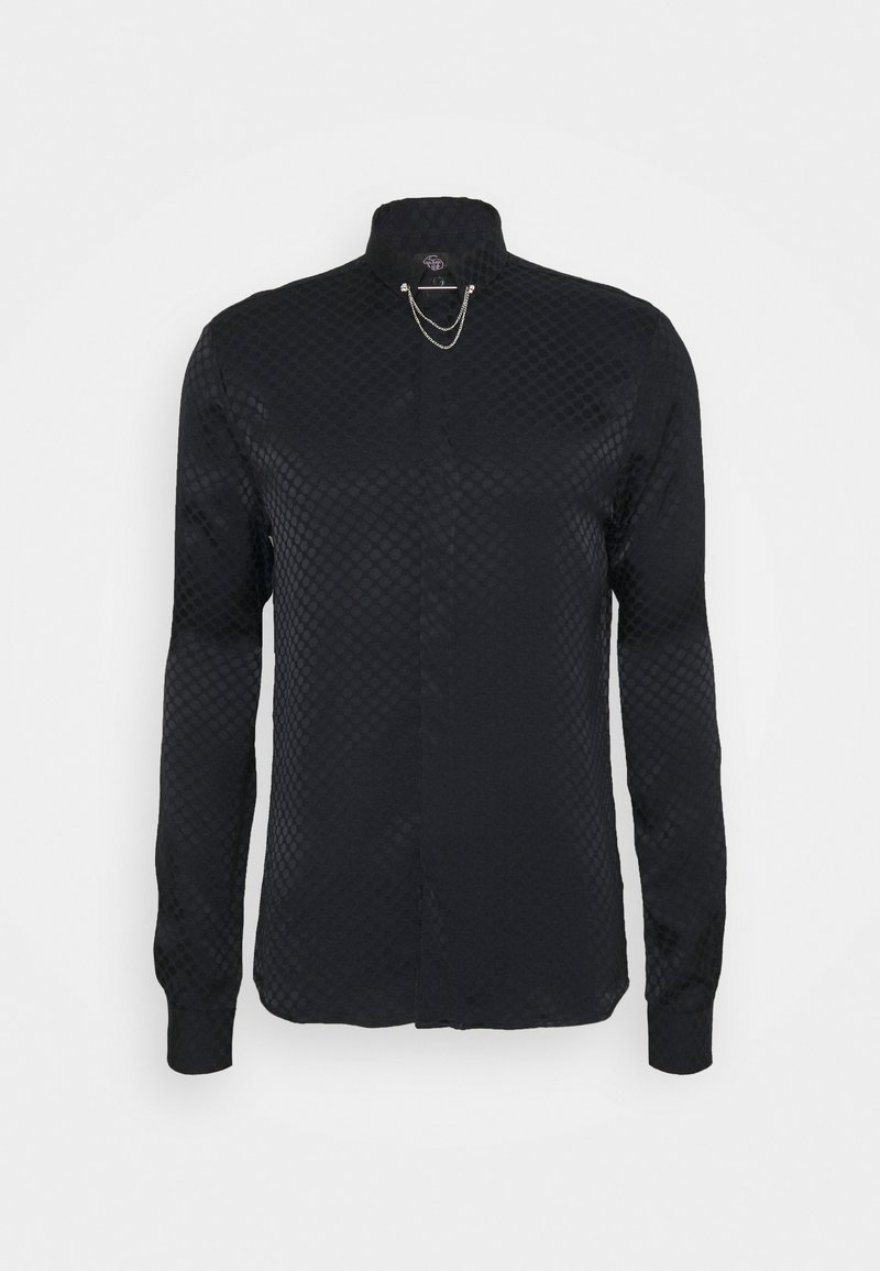 Zwart shirt met lange mouwen, voorzien van een textuurpatroon, een mandarin collar, en een kettingaccent aan de voorkant met een rechte snit aan de onderkant.