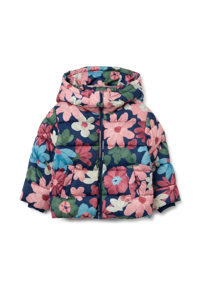 Chaqueta acolchada con un fondo marino, que presenta grandes flores en tonos rosa, azul y verde, capucha y dos bolsillos frontales. Cierre con cremallera.