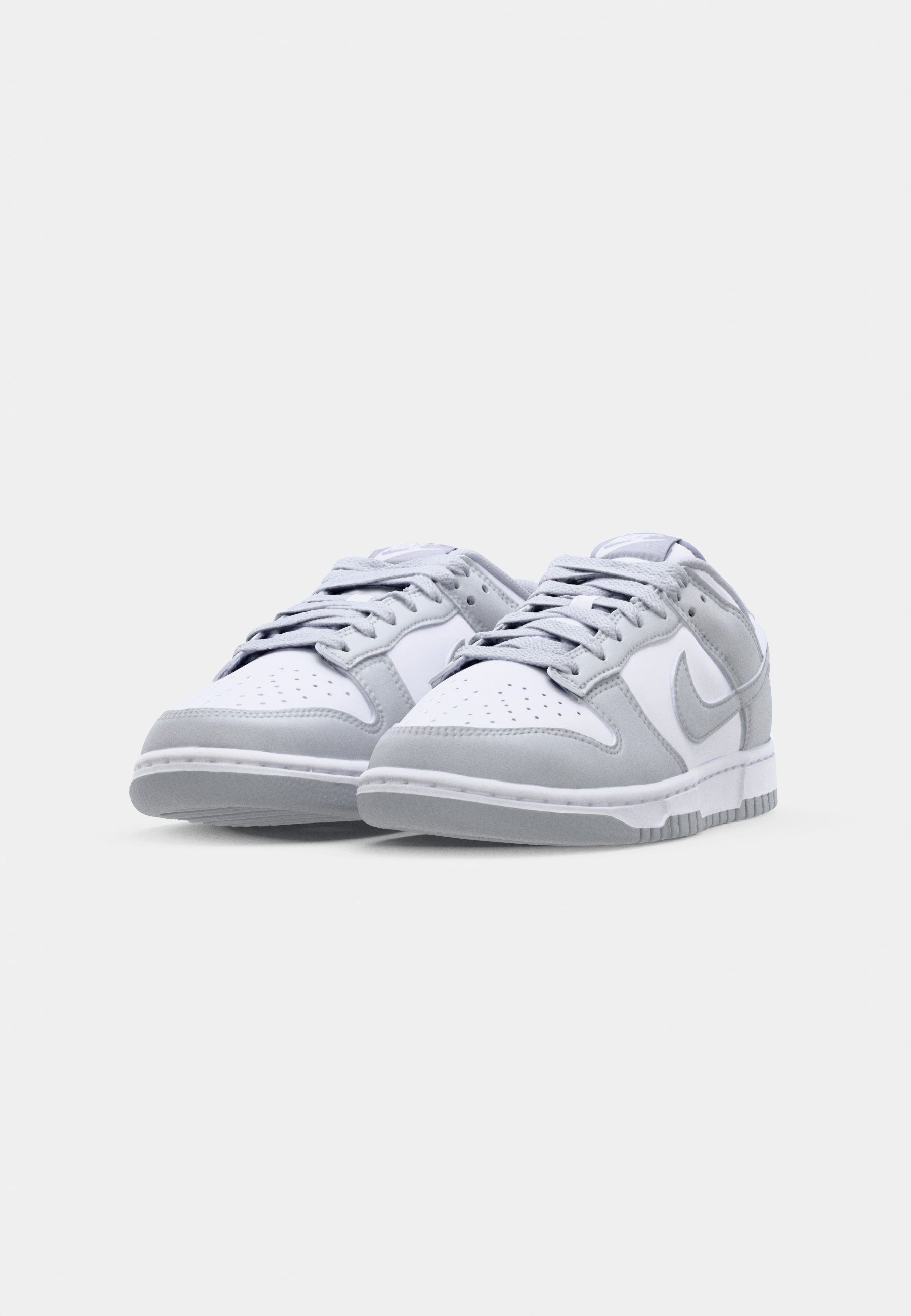 nike white and grey sneakers
