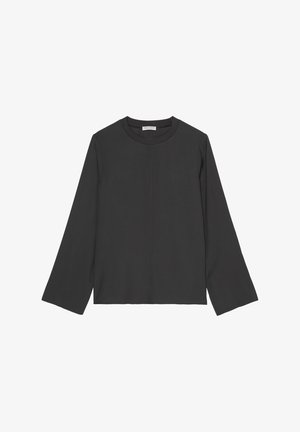 Crna majica dugih rukava napravljena od glatkog materijala, s okruglim izrezom i jednostavnim ravnim krojem s detaljem srednjeg šava.