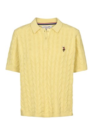 Poloshirt met korte mouwen in lichtgeel met een kabelgebreid ontwerp, voorzien van een drieknops placket en een klein geborduurd logo op de borst.